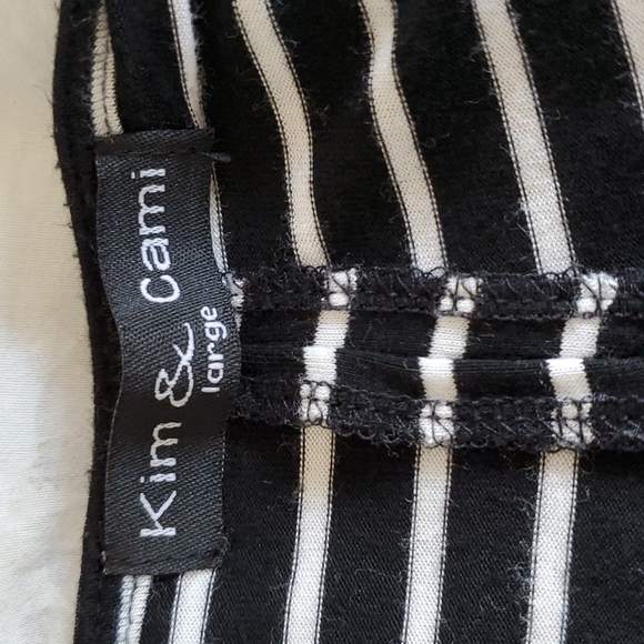 Cute split back tee - Picture 5 of 5